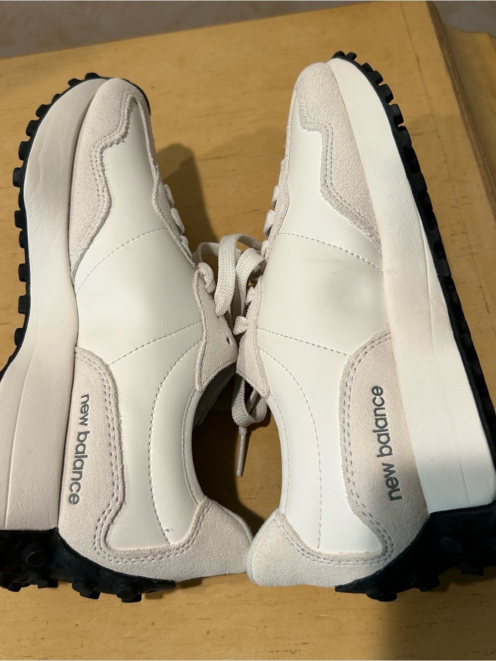 New balance womens 327 leather, suede, black and white sneaker in size 7 - Picture 3 of 14